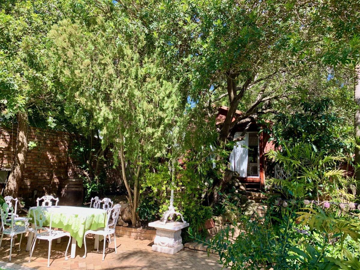 The Little Hideaway Guesthouse Стелленбос Экстерьер фото