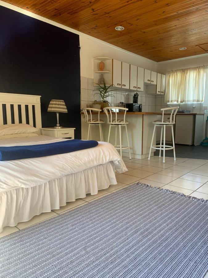 The Little Hideaway Guesthouse Стелленбос Экстерьер фото