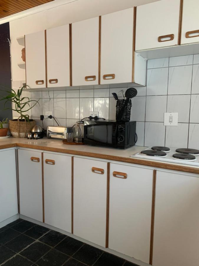 The Little Hideaway Guesthouse Стелленбос Экстерьер фото